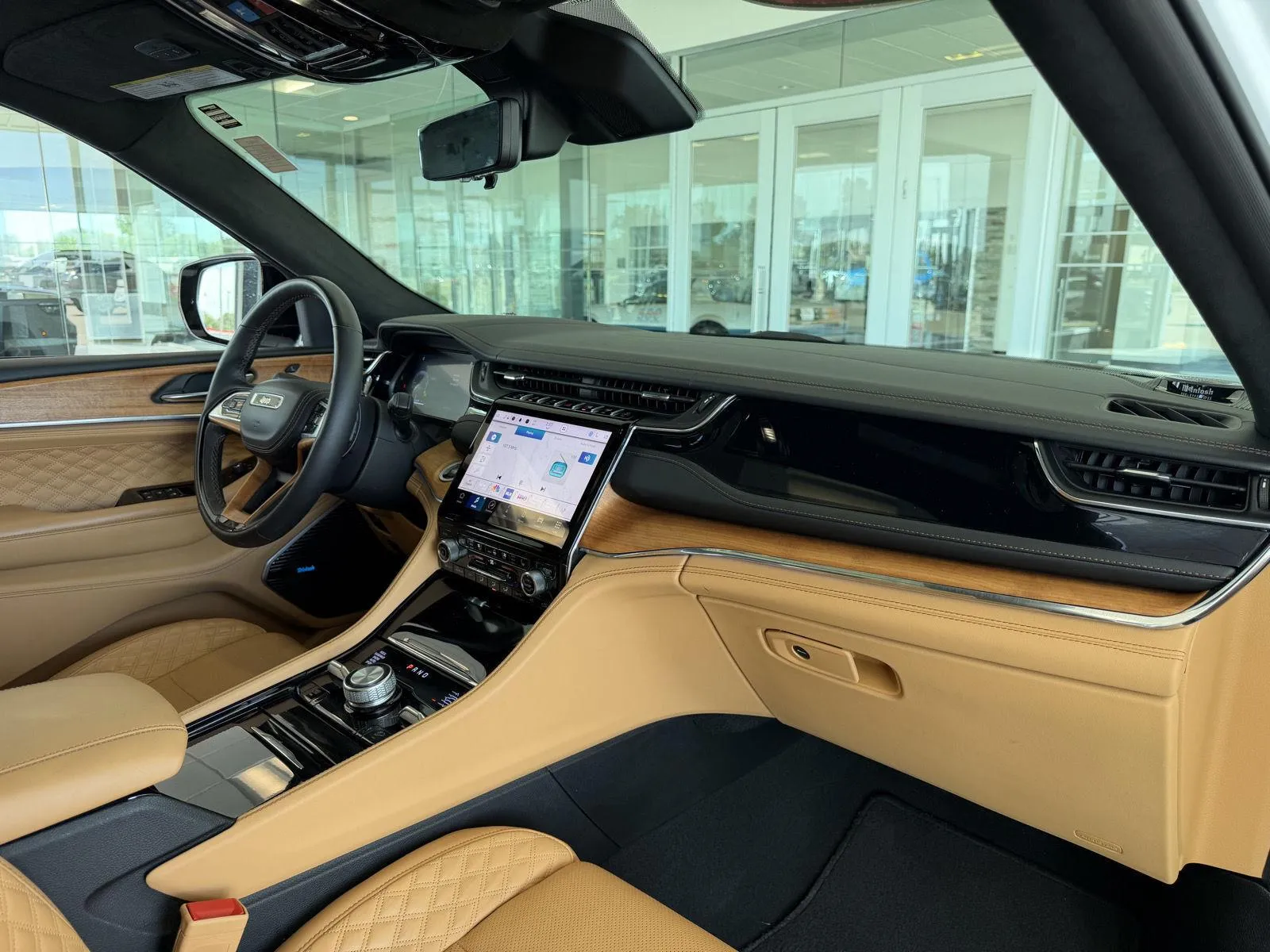 Jeep Grand Cherokee photo 18