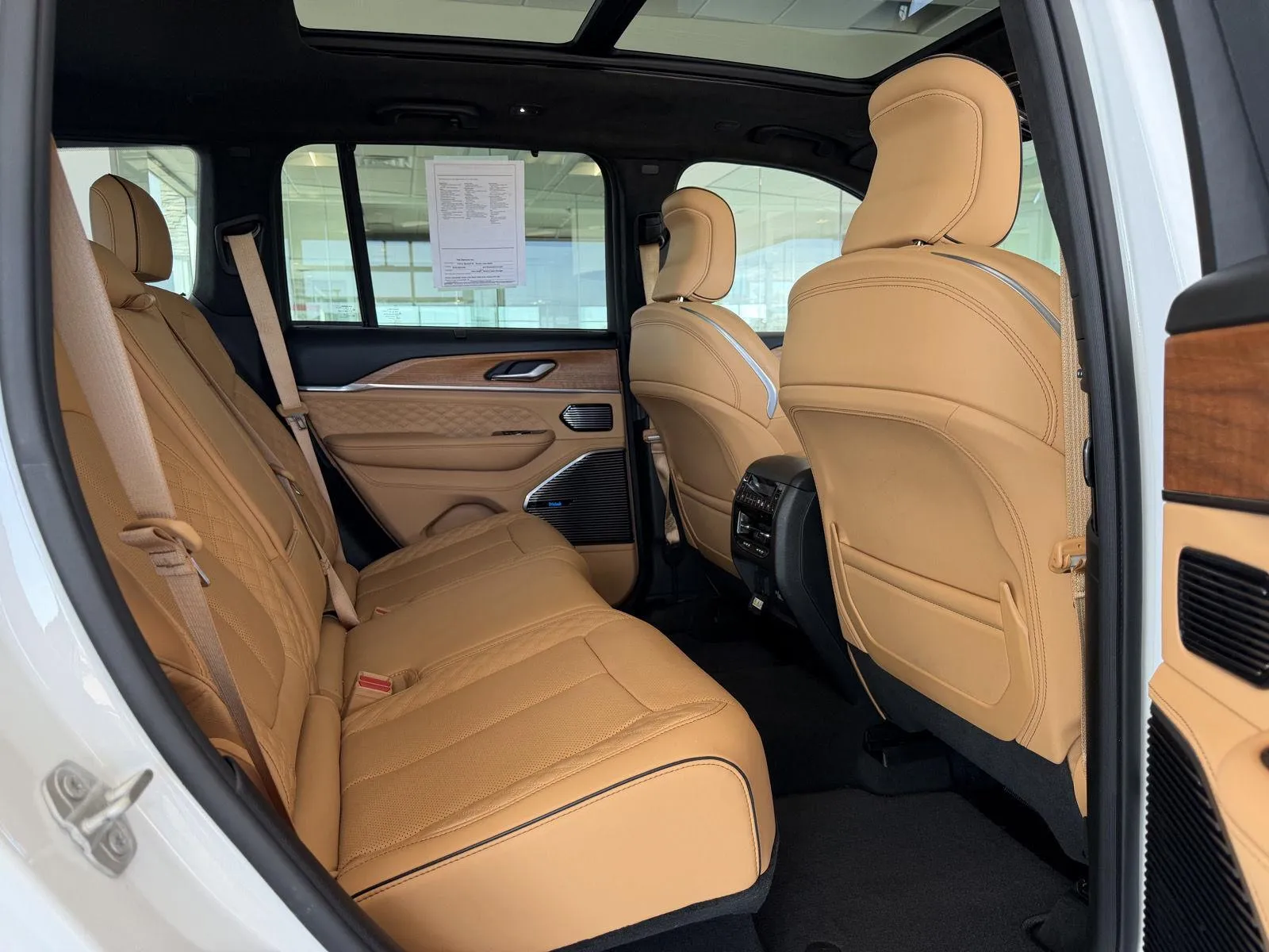 Jeep Grand Cherokee photo 13