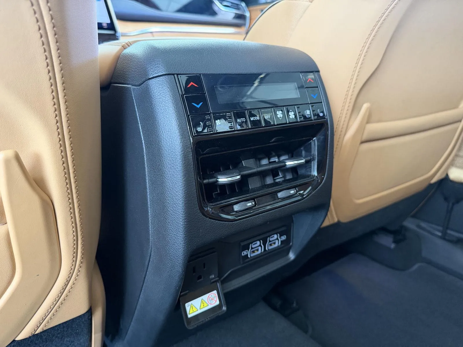 Jeep Grand Cherokee photo 24