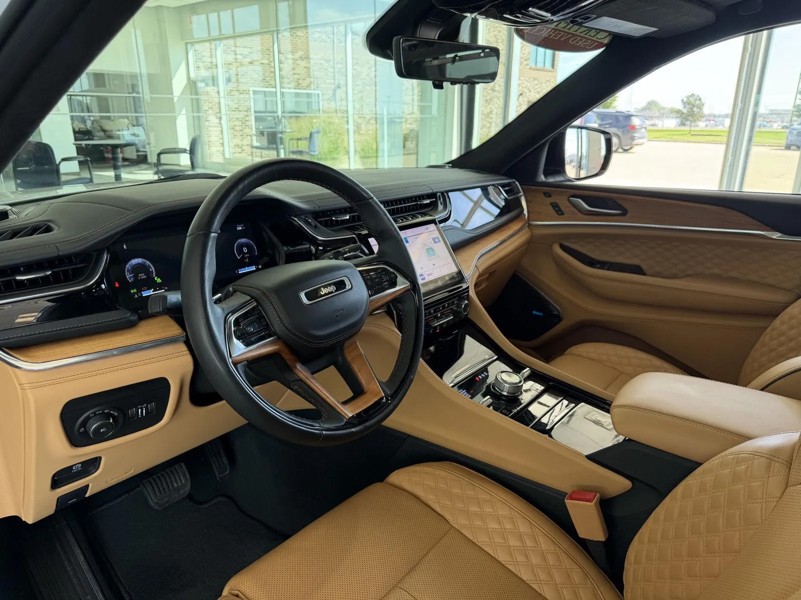 Jeep Grand Cherokee photo 16
