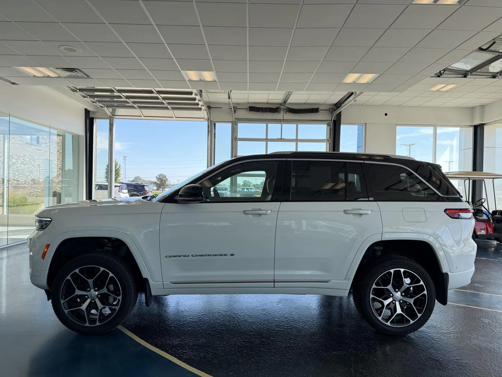 Jeep Grand Cherokee photo 27
