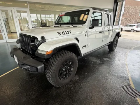 White 2023 Jeep Gladiator Willys for sale in Boone, IA