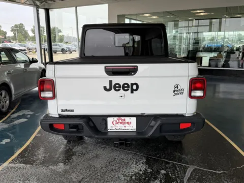 More photos of 2023 Jeep Gladiator Willys at Pat Clemons Inc., IA