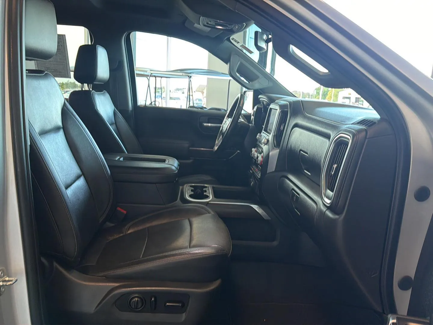 2020 GMC Sierra 1500 SLT photo 14