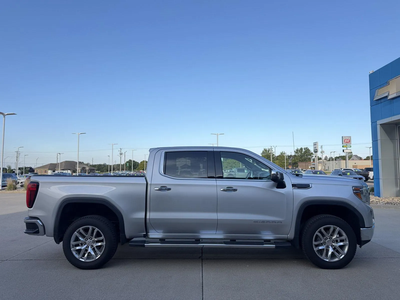 2020 GMC Sierra 1500 SLT photo 8
