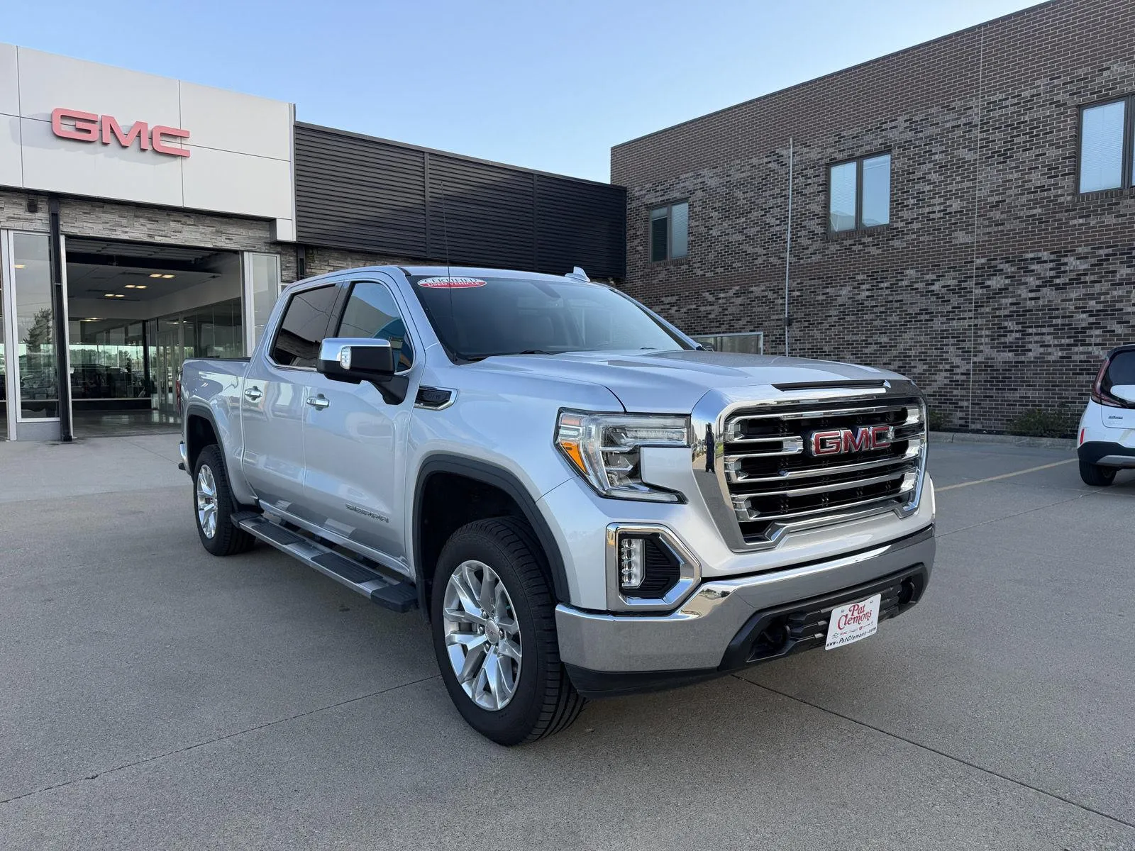 2020 GMC Sierra 1500 SLT photo 9