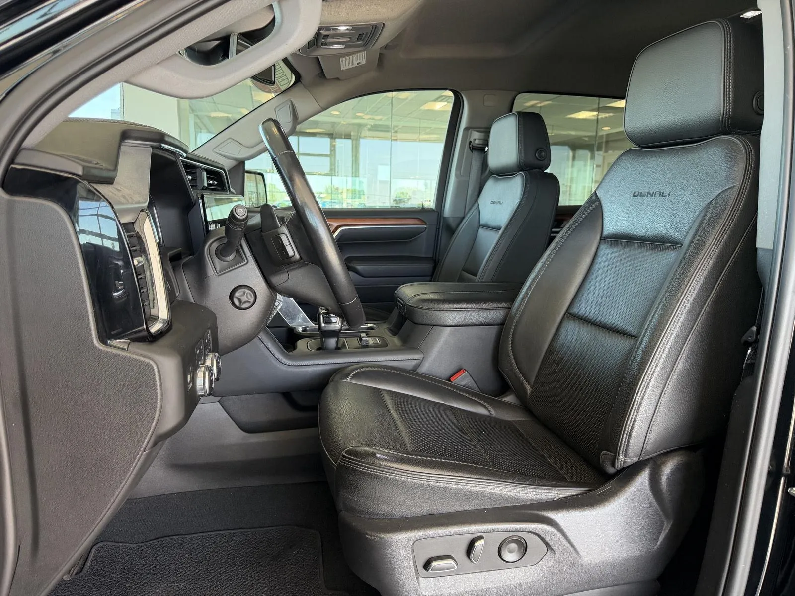 2023 GMC Sierra 1500 Denali photo 6