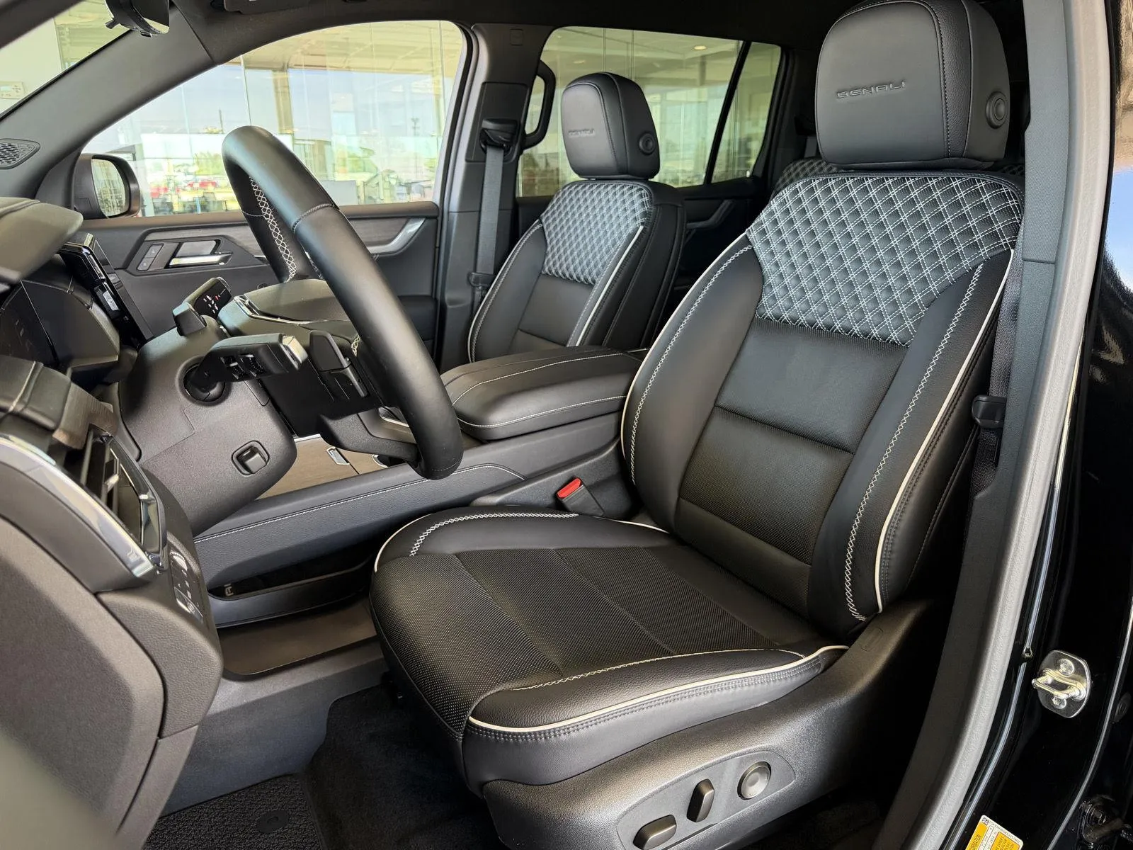 GMC Acadia photo 9