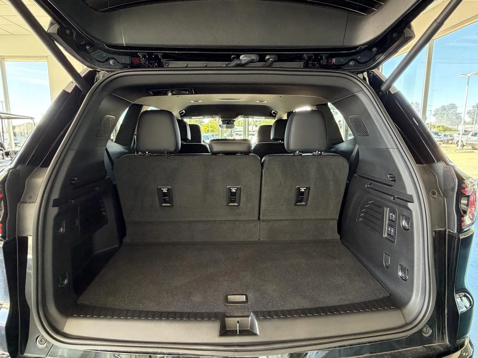 GMC Acadia photo 14