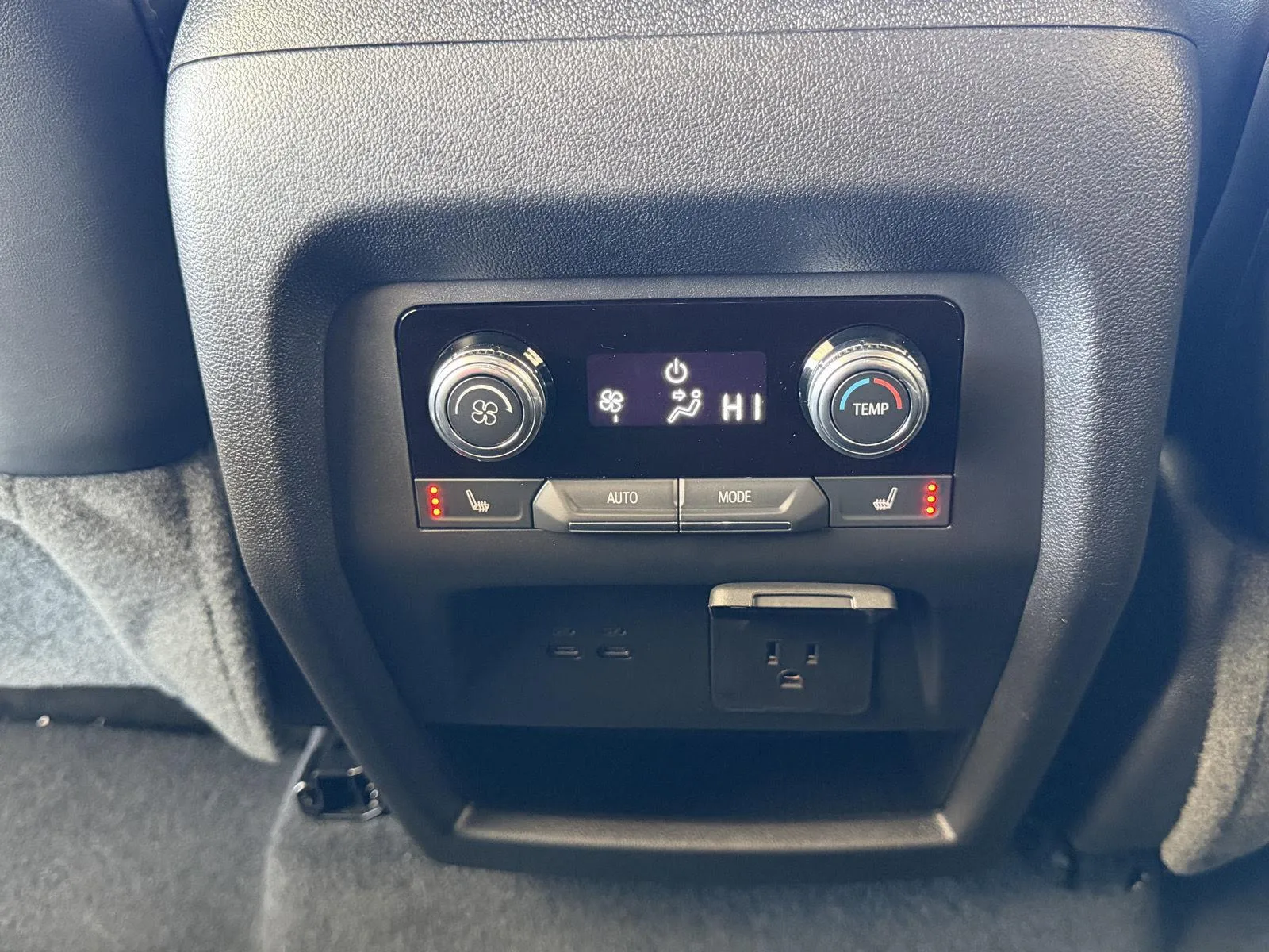 GMC Acadia photo 18