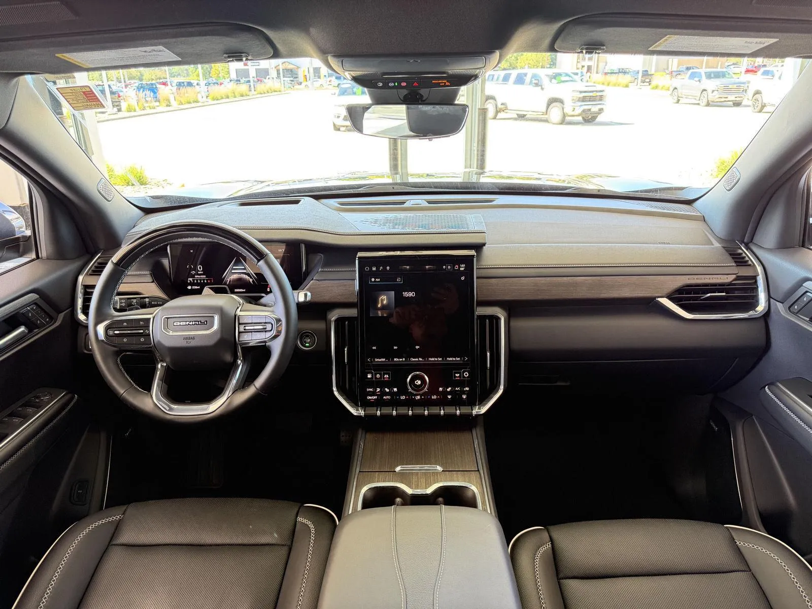GMC Acadia photo 19