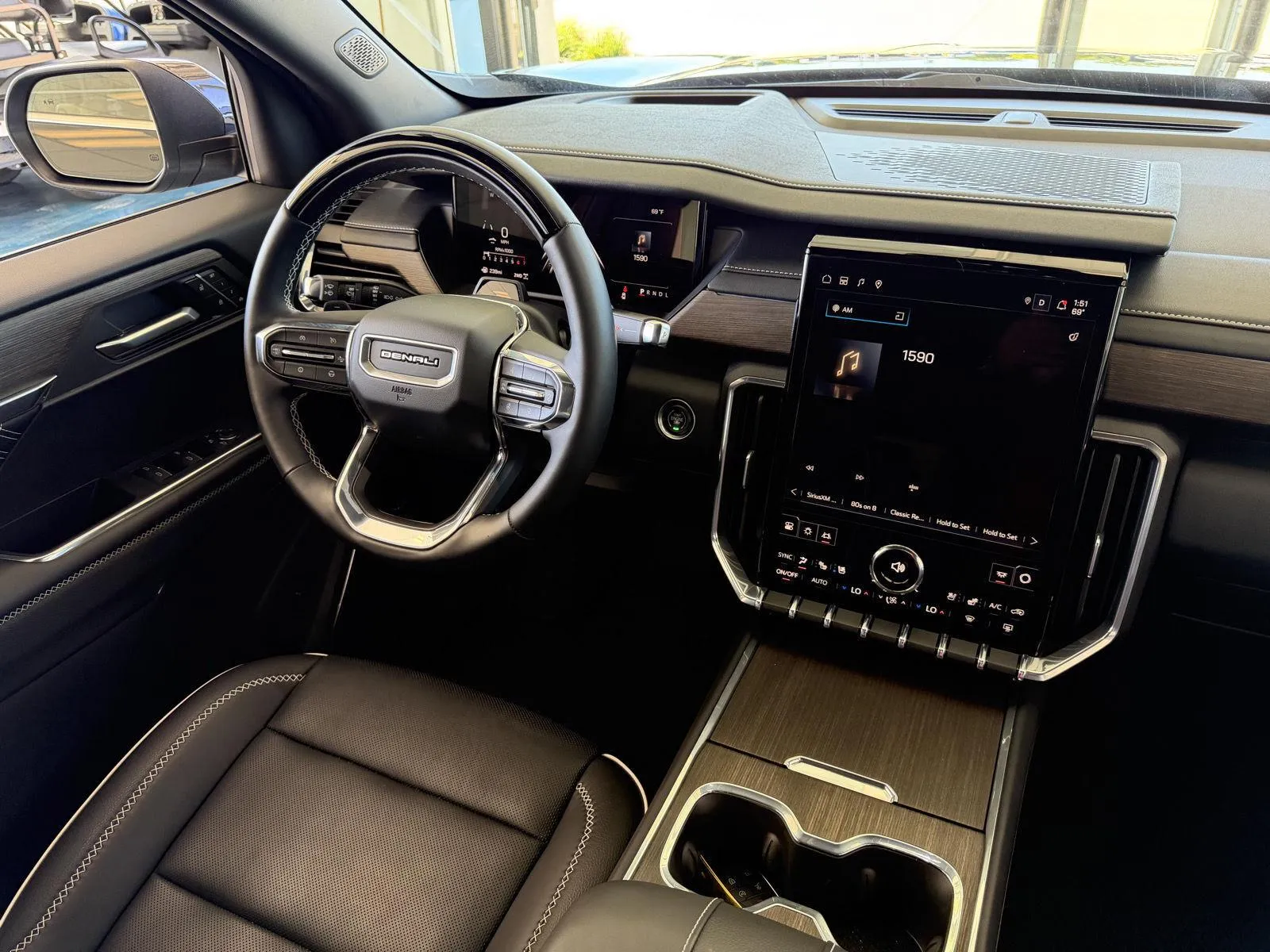 GMC Acadia photo 20