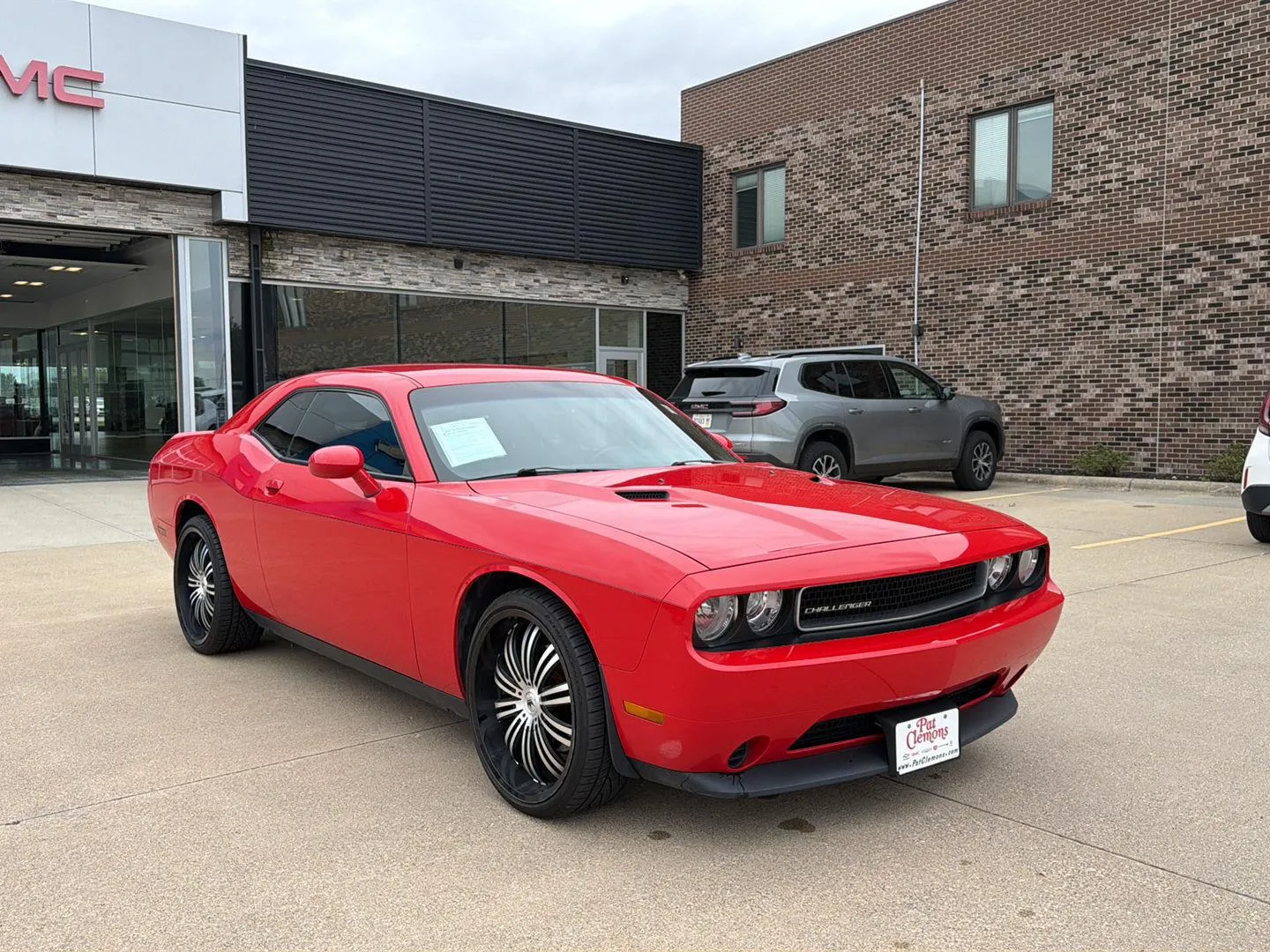 Dodge Challenger photo 7
