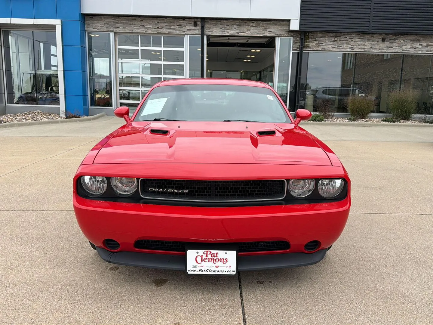 Dodge Challenger photo 8