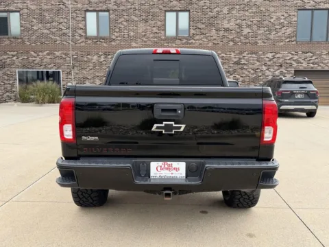 More photos of 2018 Chevrolet Silverado 1500 LTZ at Pat Clemons Inc., IA