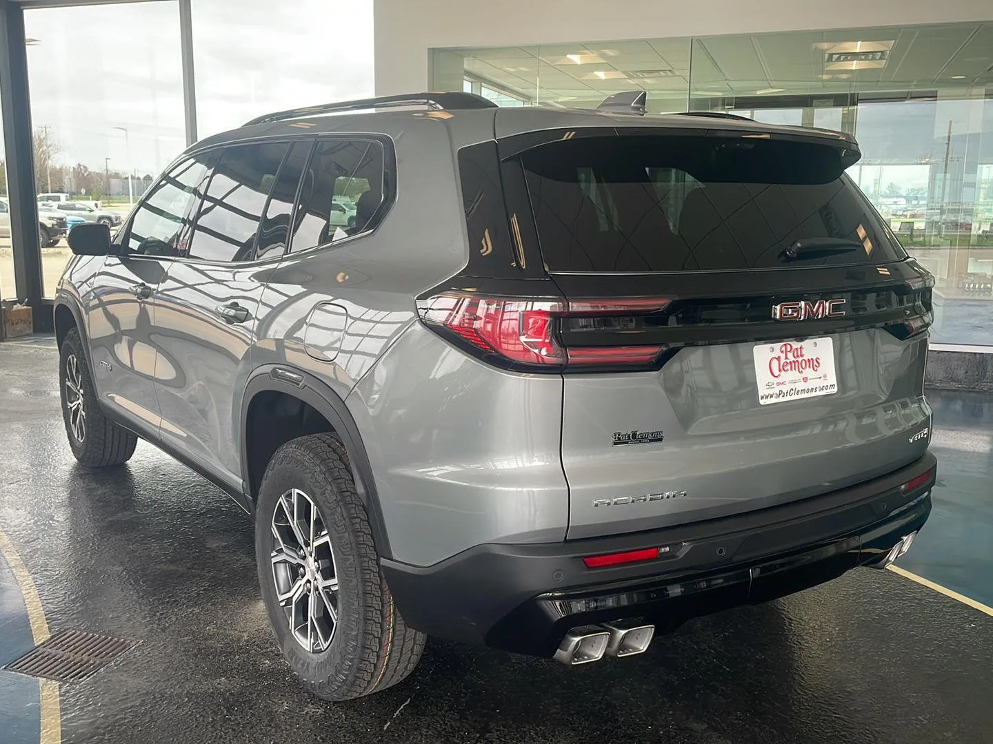 2026 GMC Acadia AWD AT4 photo 4