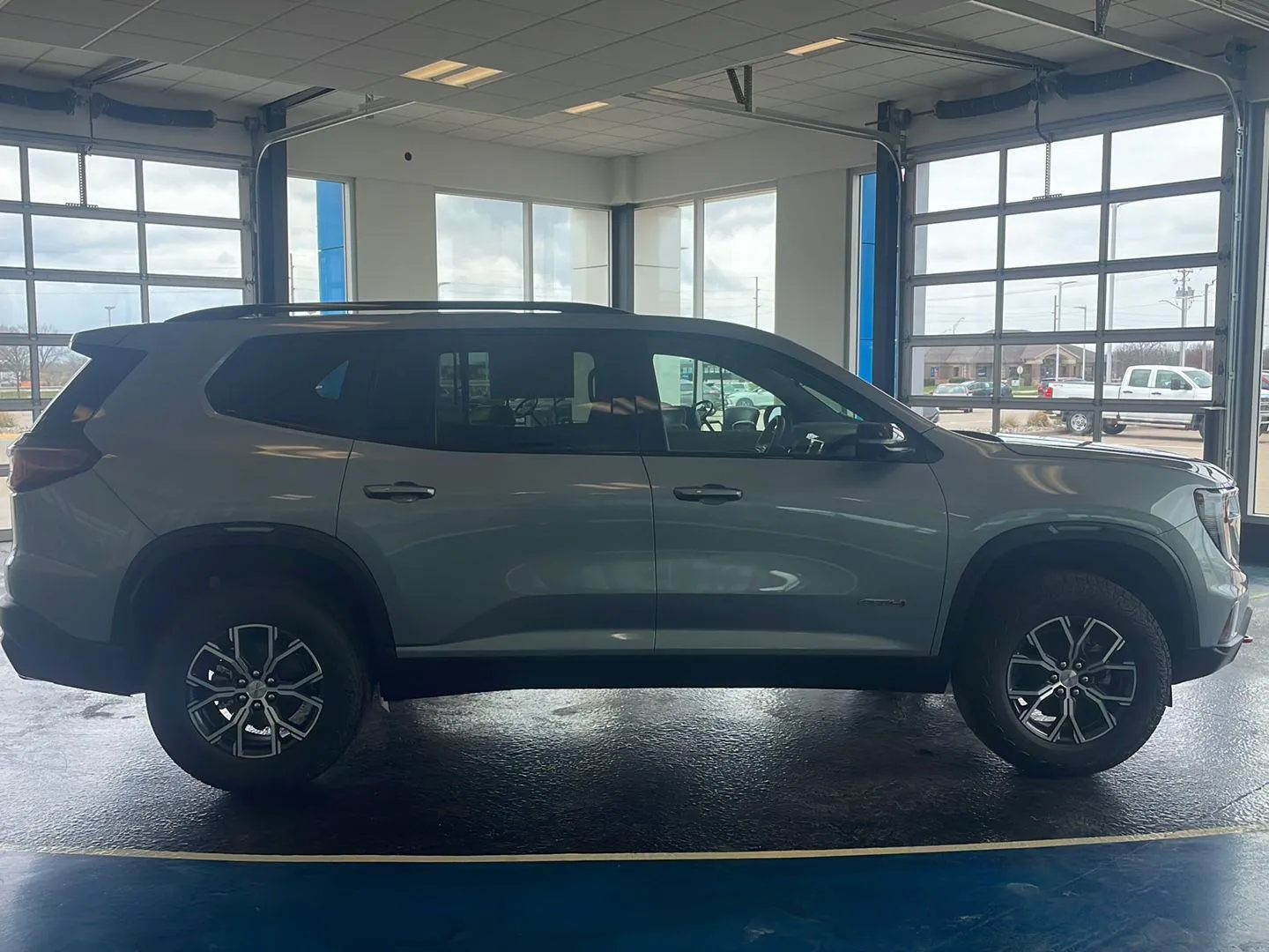 2026 GMC Acadia AWD AT4 photo 8