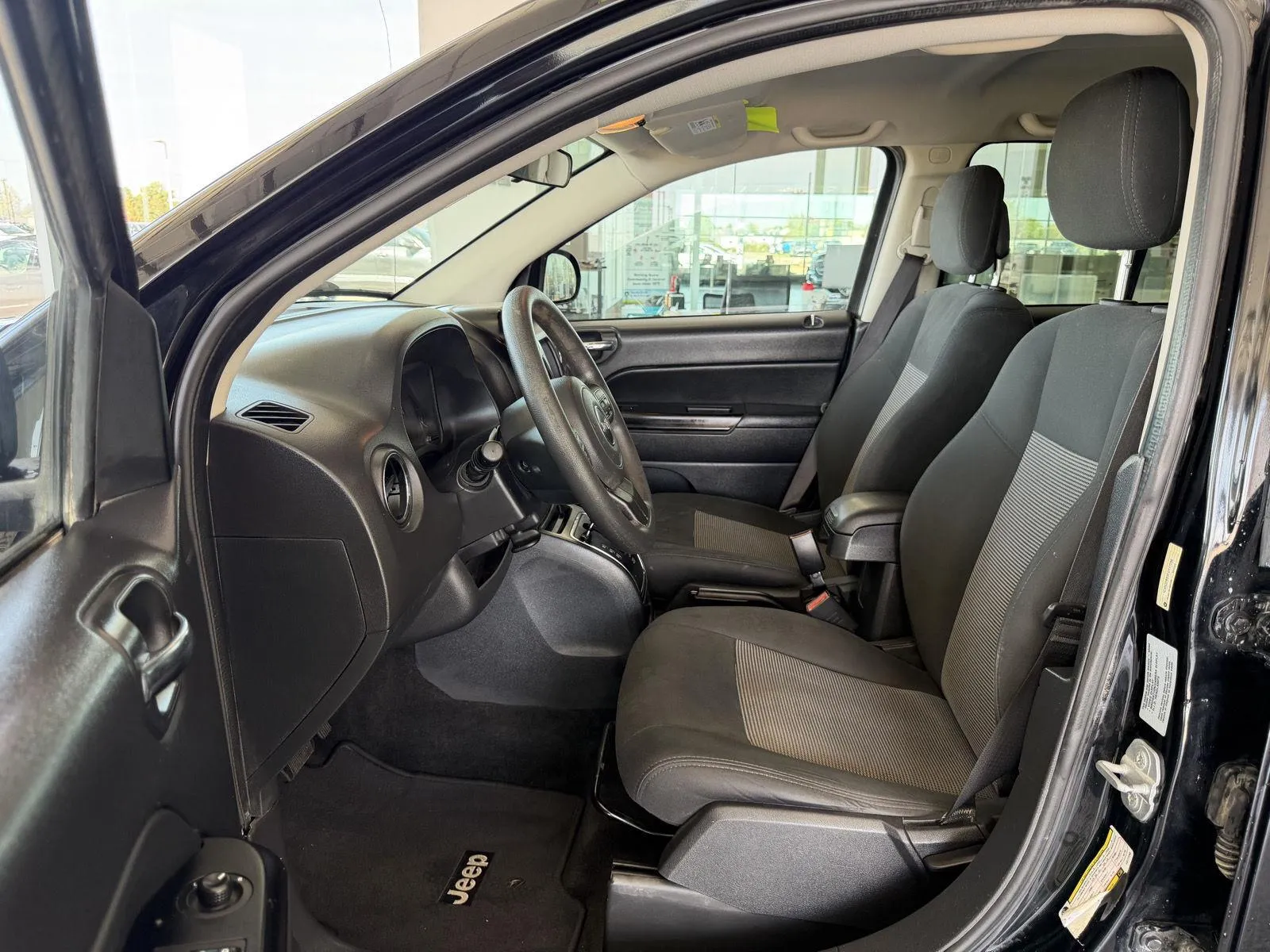 2015 Jeep Compass Sport photo 14