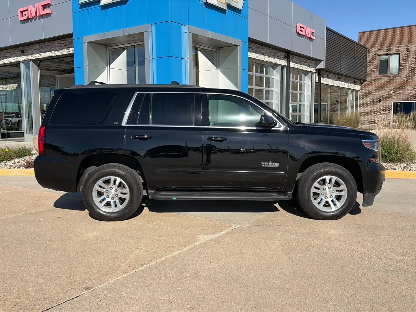 Chevrolet Tahoe photo 6