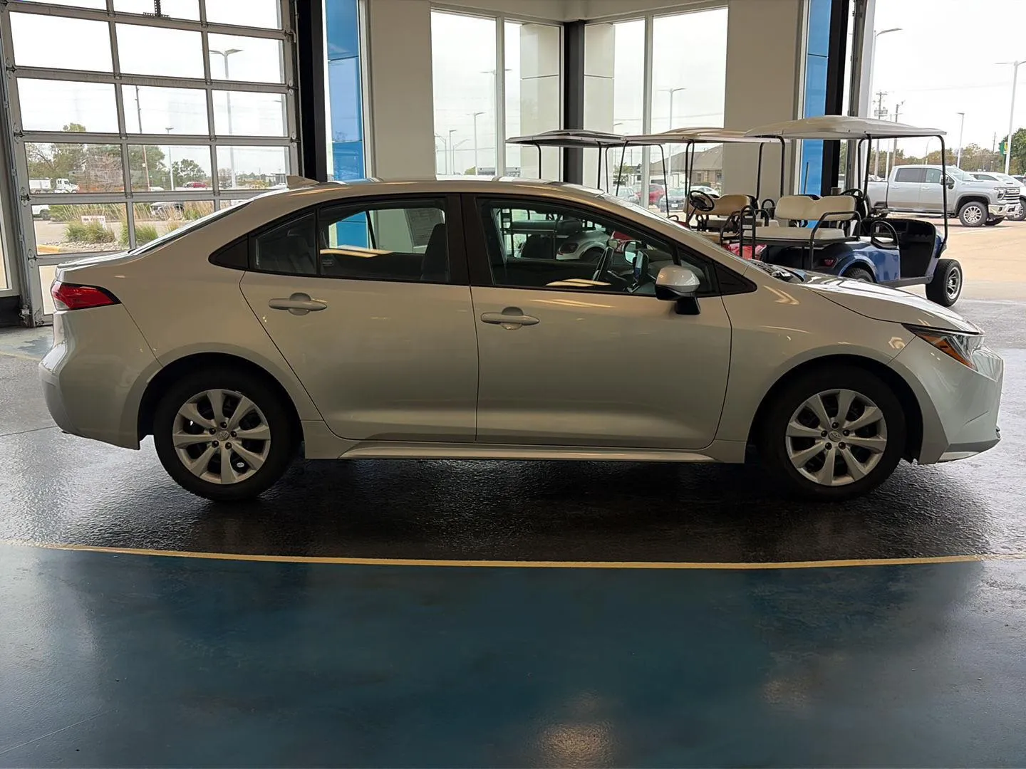 2025 Toyota Corolla LE photo 6