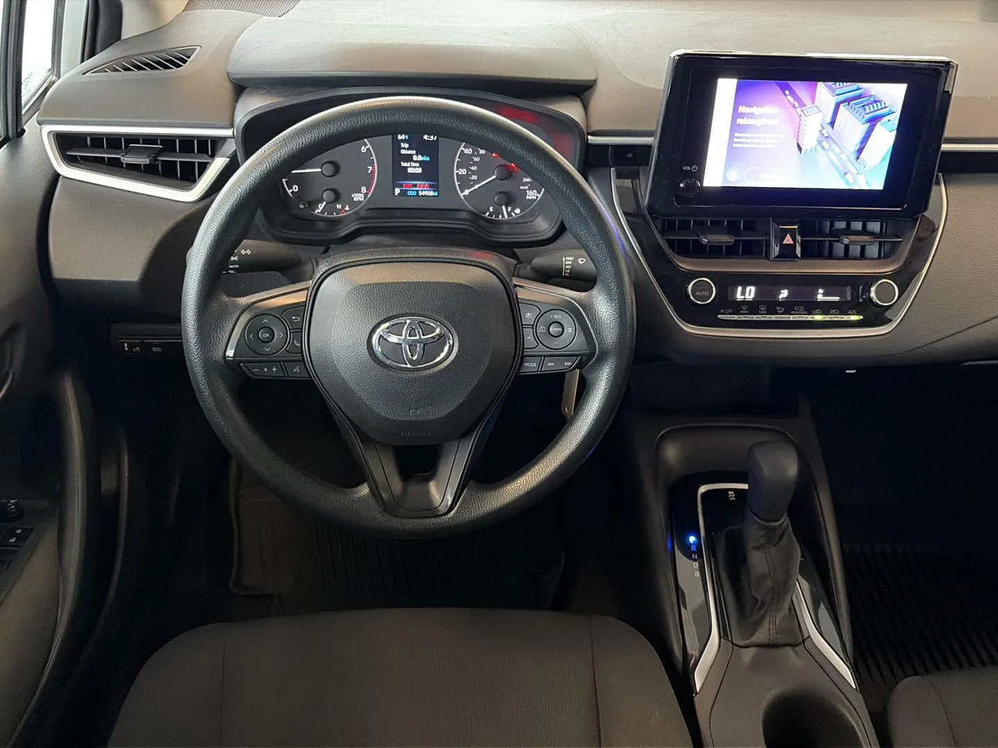 2025 Toyota Corolla LE photo 10