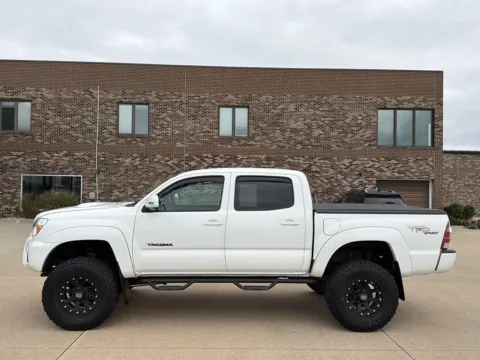 Photos of 2013 Toyota Tacoma V6 for sale in Boone, IA at Pat Clemons Inc.