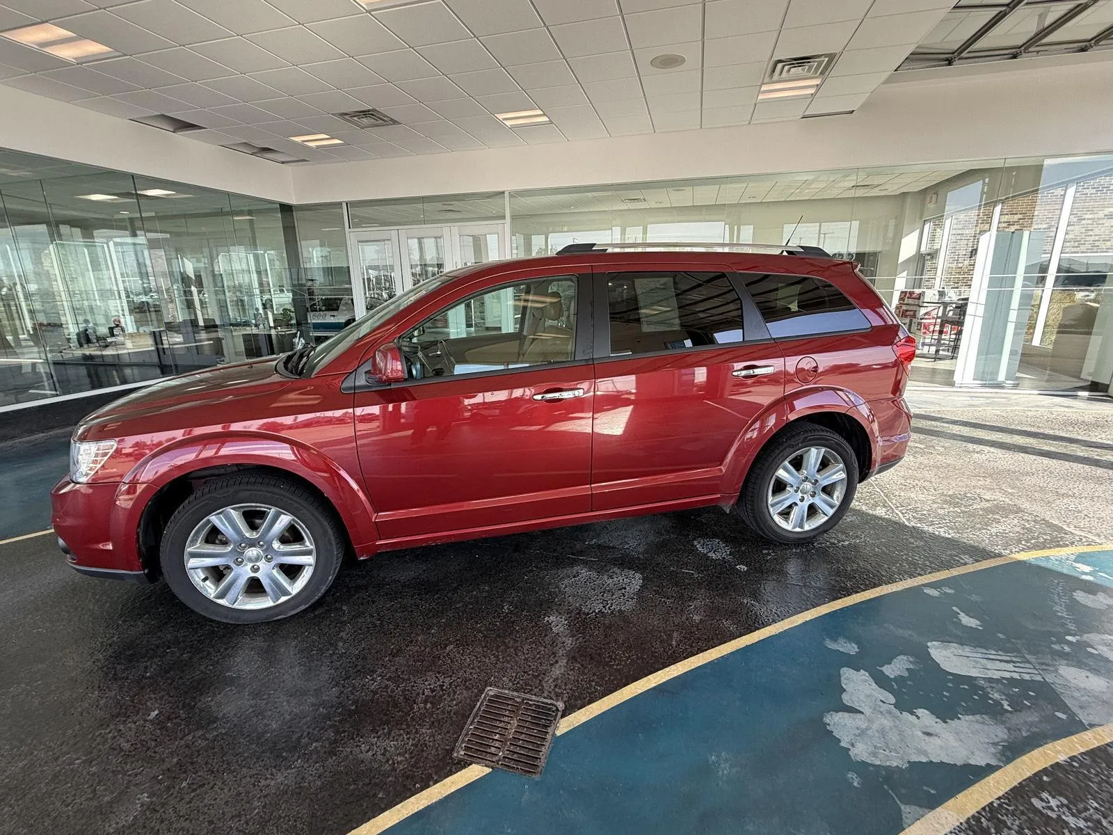 2011 Dodge Journey LUX photo 2