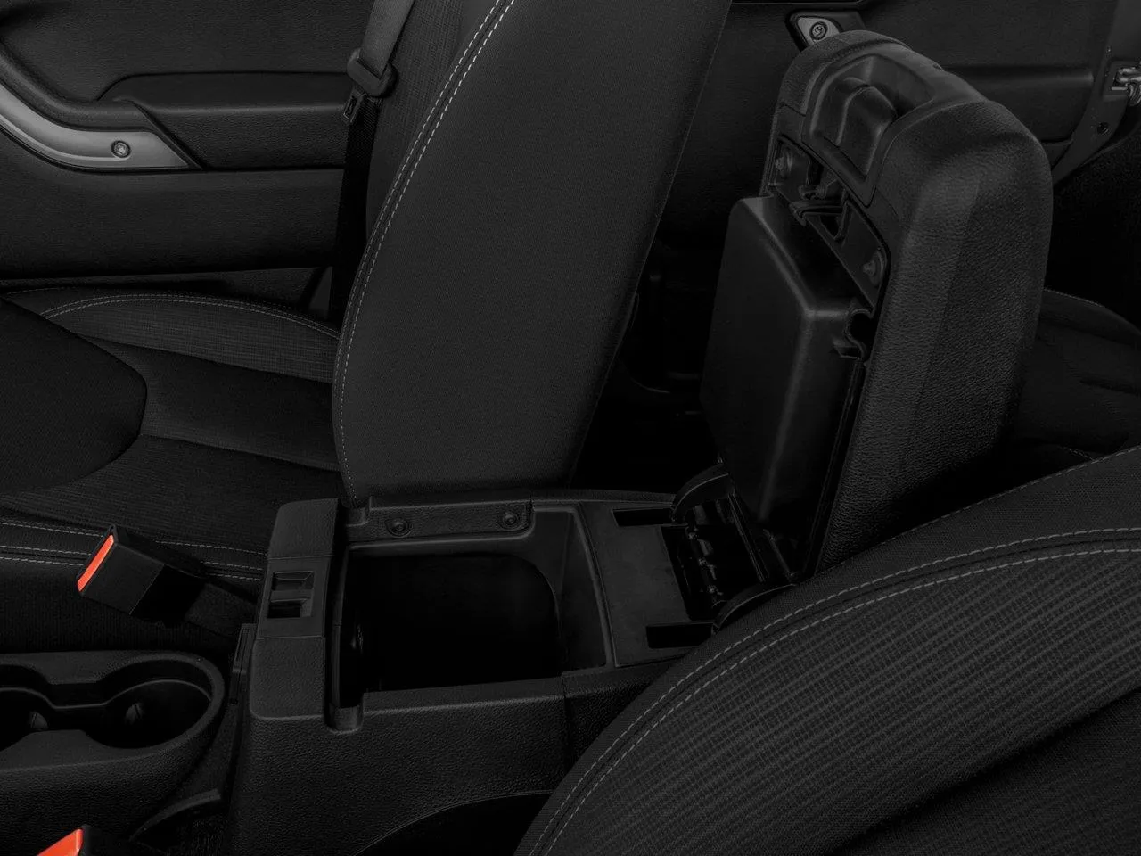 2016 Jeep Wrangler Unlimited Sahara photo 9