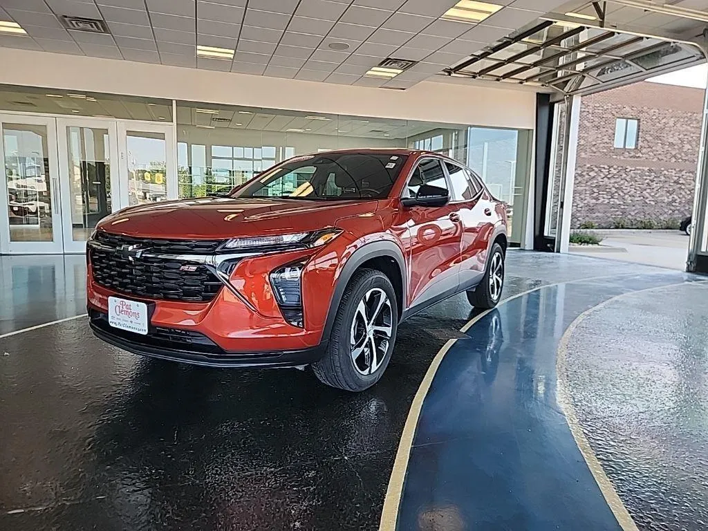 Orange 2024 Chevrolet Trax 1RS for sale in Boone, IA