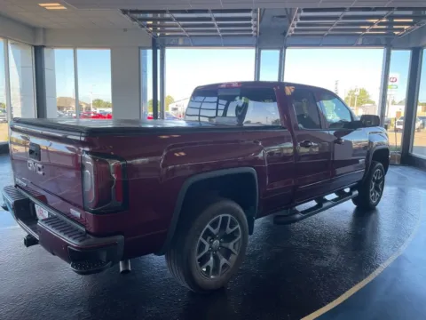 More photos of 2017 GMC Sierra 1500 SLT at Pat Clemons Inc., IA