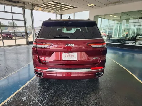 More photos of 2021 Jeep Grand Cherokee L Summit at Pat Clemons Inc., IA