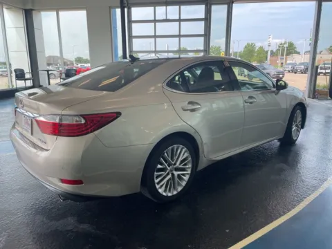 More photos of 2015 Lexus ES 350 at Pat Clemons Inc., IA