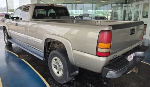 Another view of 2001 GMC Sierra 2500HD SLE for sale in Boone, IA at Pat Clemons Inc.