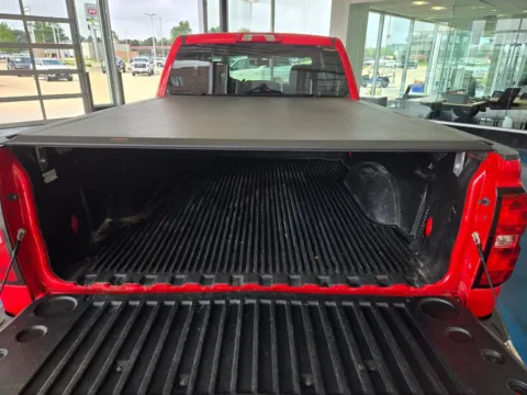 More photos of 2016 Chevrolet Silverado 1500 LT at Pat Clemons Inc., IA