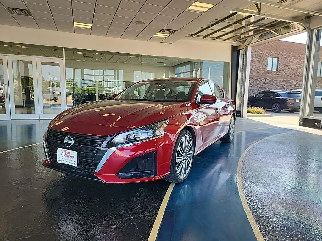 Red 2023 Nissan Altima 2.5 SL for sale in Boone, IA