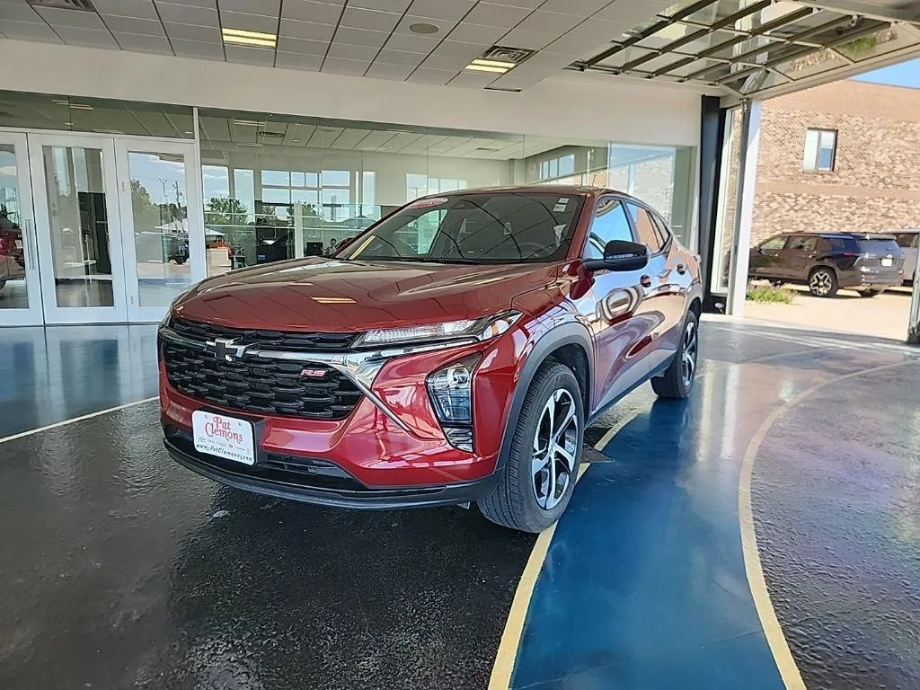 Red 2024 Chevrolet Trax 1RS for sale in Boone, IA