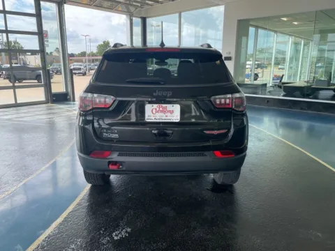 More photos of 2020 Jeep Compass Trailhawk at Pat Clemons Inc., IA