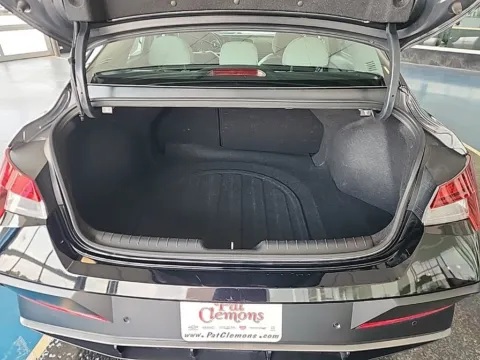 More photos of 2024 Hyundai Elantra Limited at Pat Clemons Inc., IA