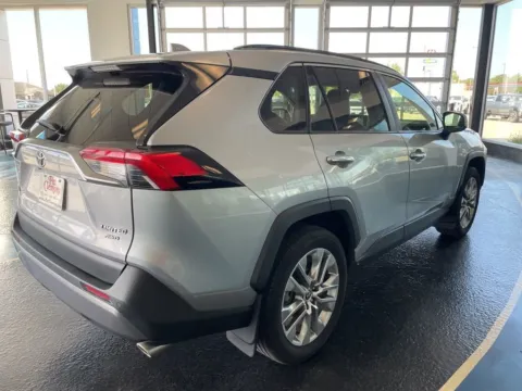 More photos of 2020 Toyota RAV4 Limited at Pat Clemons Inc., IA