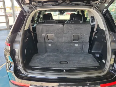 More photos of 2021 Jeep Grand Cherokee L Limited at Pat Clemons Inc., IA