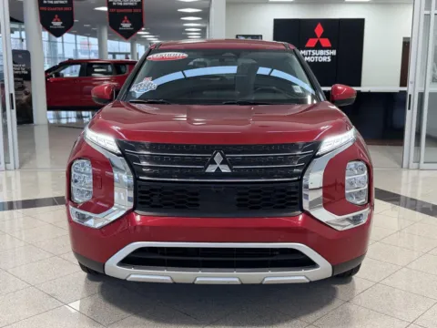 More photos of 2024 MITSUBISHI OUTLANDER SE/BL at Clemons Mitsubishi, NE