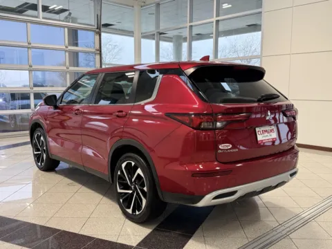 More photos of 2024 MITSUBISHI OUTLANDER SE/BL at Clemons Mitsubishi, NE