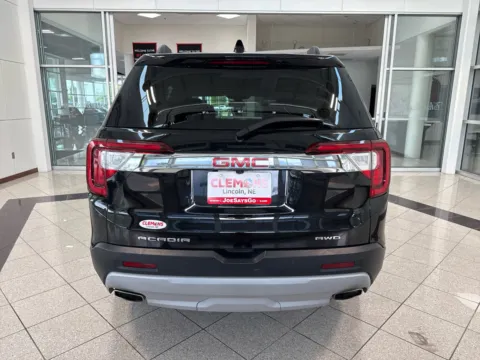 More photos of 2023 GMC Acadia SLT at Clemons Mitsubishi, NE