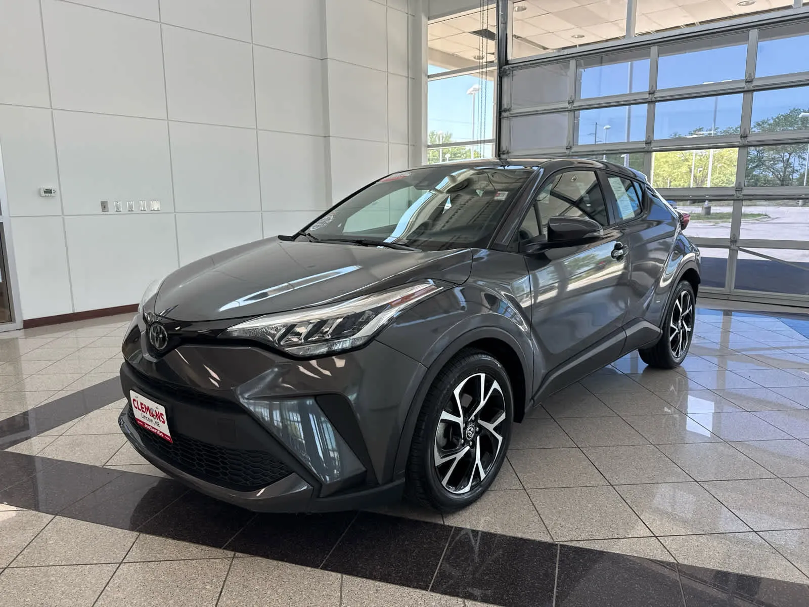 Gray 2022 Toyota C-HR XLE for sale in Lincoln, NE