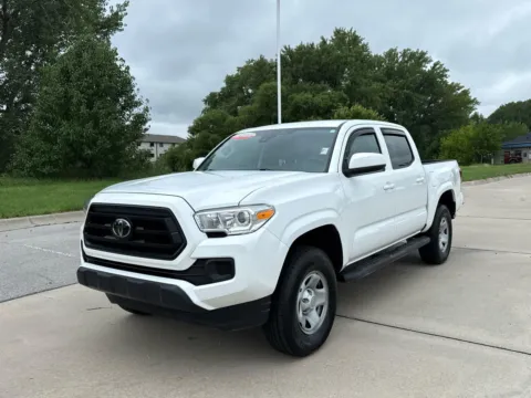 Black 2022 Toyota Tacoma SR V6 for sale in Lincoln, NE