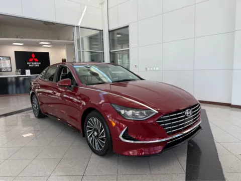 Photos of 2023 Hyundai Sonata Hybrid SEL for sale in Lincoln, NE at Clemons Mitsubishi