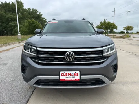 Photos of 2022 Volkswagen Atlas 3.6L V6 SE w/Technology for sale in Lincoln, NE at Clemons Mitsubishi