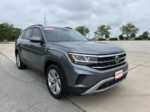 Another view of 2022 Volkswagen Atlas 3.6L V6 SE w/Technology for sale in Lincoln, NE at Clemons Mitsubishi