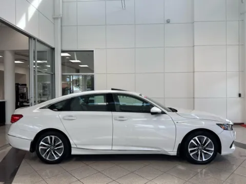More photos of 2021 Honda Accord Hybrid EX-L at Clemons Mitsubishi, NE