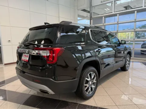More photos of 2023 GMC Acadia SLT at Clemons Mitsubishi, NE